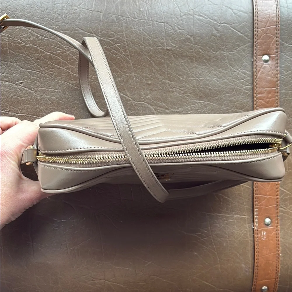 Yves Saint Laurent Tan Quilted Crossbody Bag with Gold Hardware - Picture 3 of 8